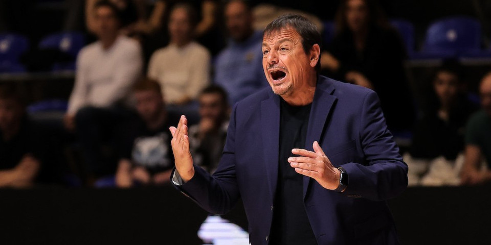 Ataman gestom oduševio navijače Partizana i Zvezde: Govorio i o ostavci Željka Obradovića