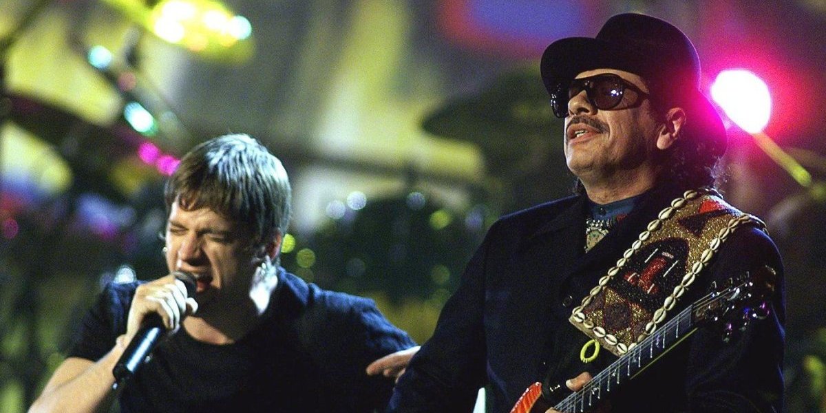 Legendarni pevač završio u bolnici! Na nosilima iznet iz dvorane i odvezen kolima Hitne pomoći