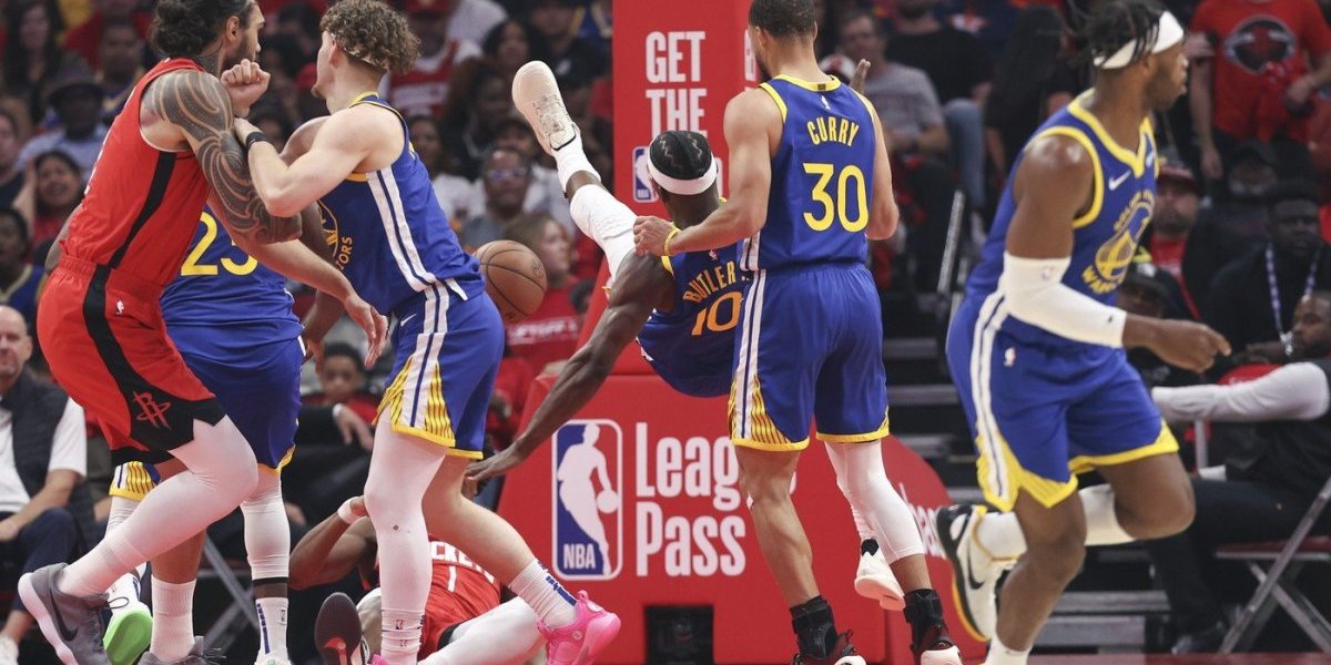 (VIDEO) Stravična scena! Džimi Batler pao na leđa i više se nije vraćao u igru, igrači se hvatali za glavu