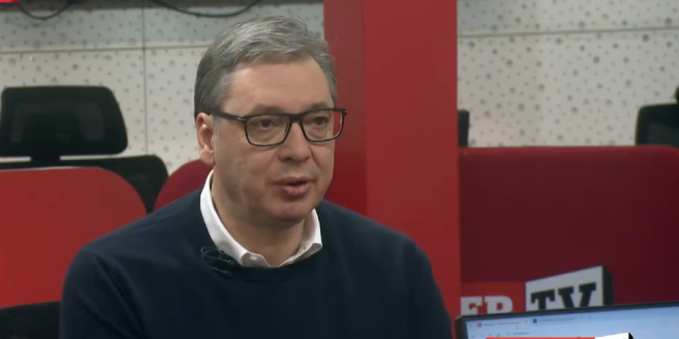 Kraj svih laži i jeftine demagogije! Predsednik objasnio razliku između dva slogana: Oni bi da dele porodice, a mi želimo da cela Srbija pobedi (FOTO)