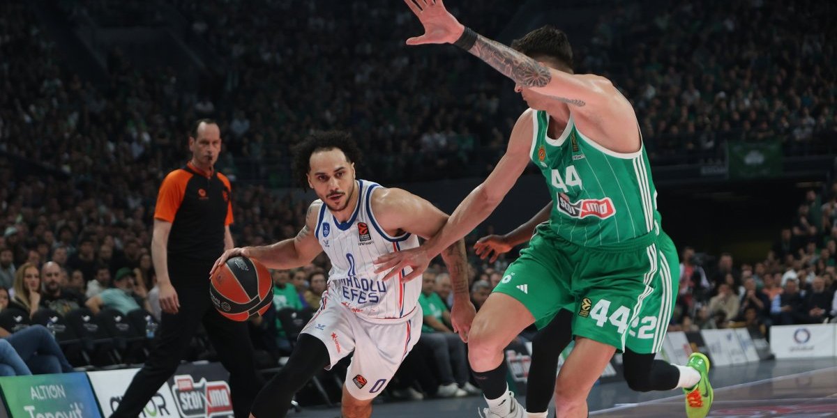 Larkin zaustavio PAO usred Atine! Efes gubio čitav meč, pa slavio u poslednjem minutu