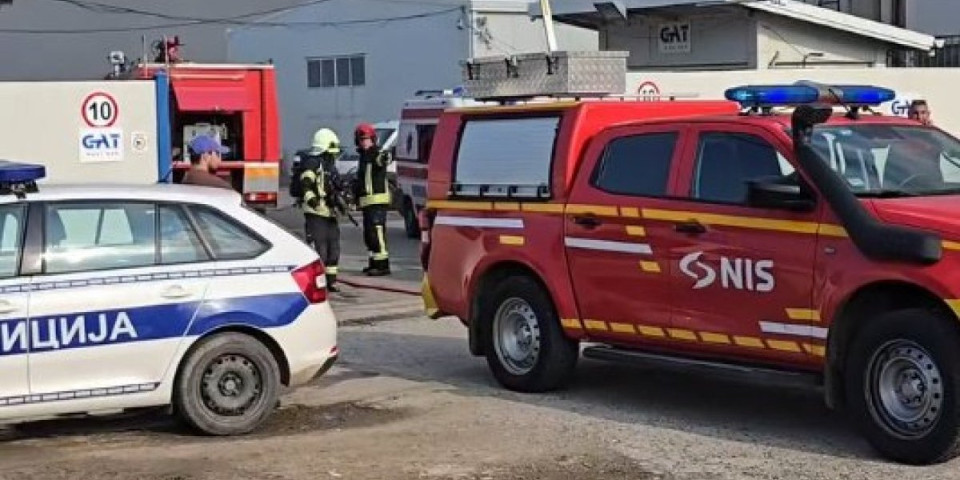 Stravičan požar u Nišu: Četvoro dece i dve odrasle osobe zbrinute u bolnicu