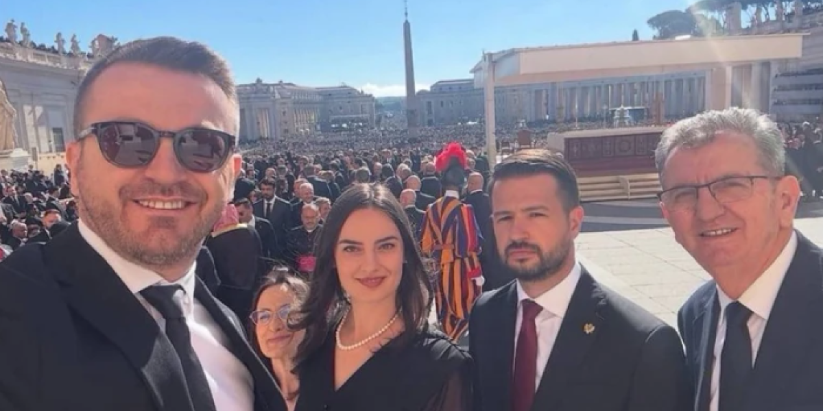Obrukali se za sve pare! Na sahrani pape Franje crnogorska delegacija napravila skandal (FOTO)