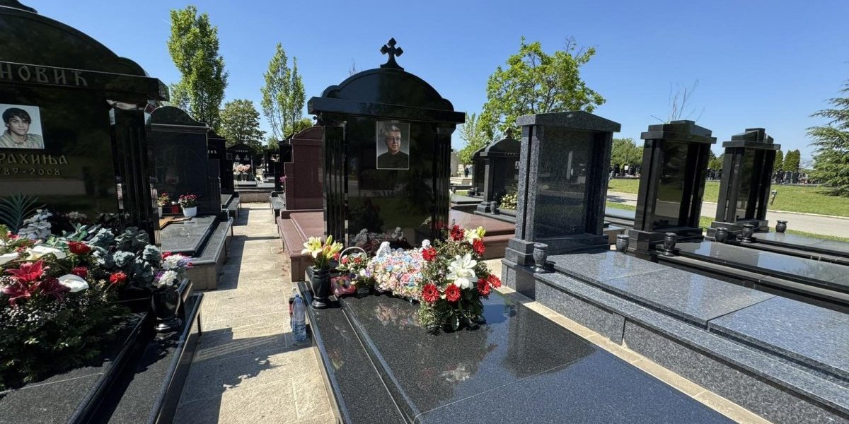 Spomenik Saše Popovića