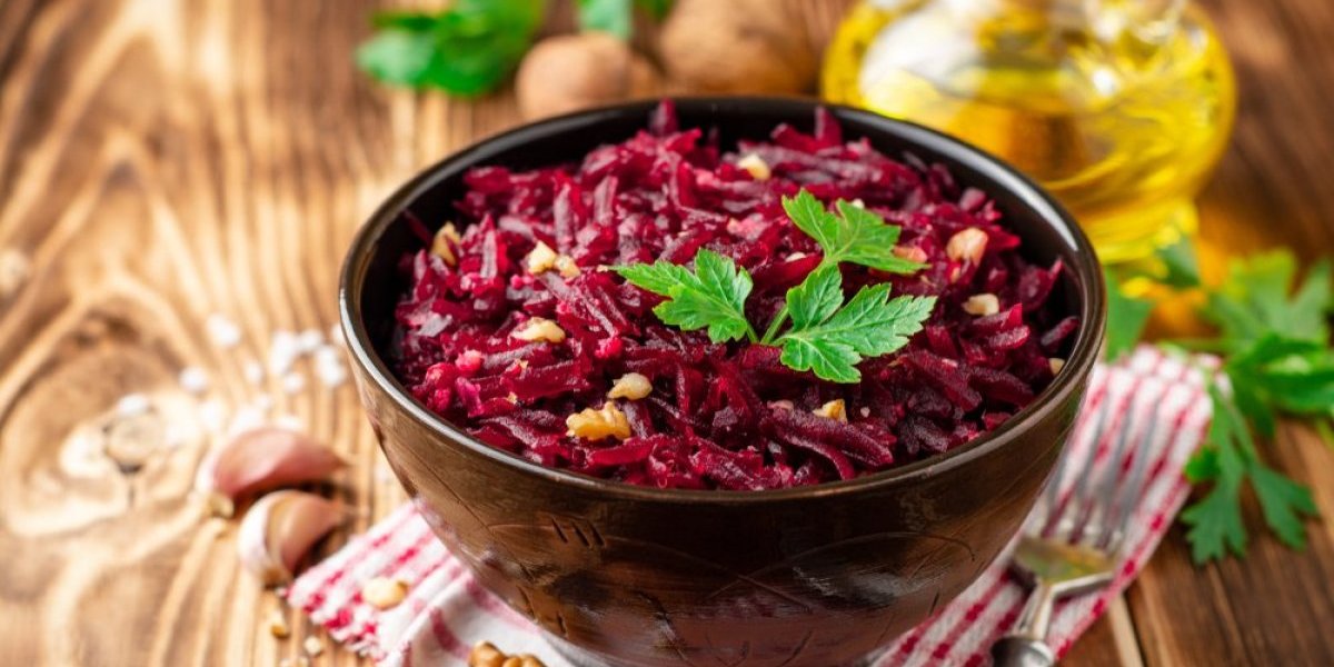 Ukusna salata od cvekle! Za pripremu potrebno par minuta, a fantastično ide uz roštilj