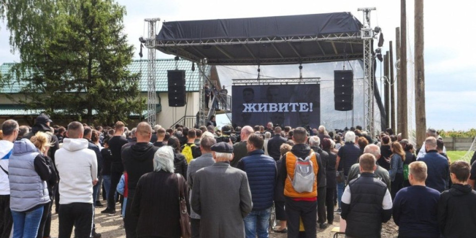 Dani tuge i sećanja! Legende drugu godinu zaredom igraju turnir u čast žrtava masakra! (VIDEO)