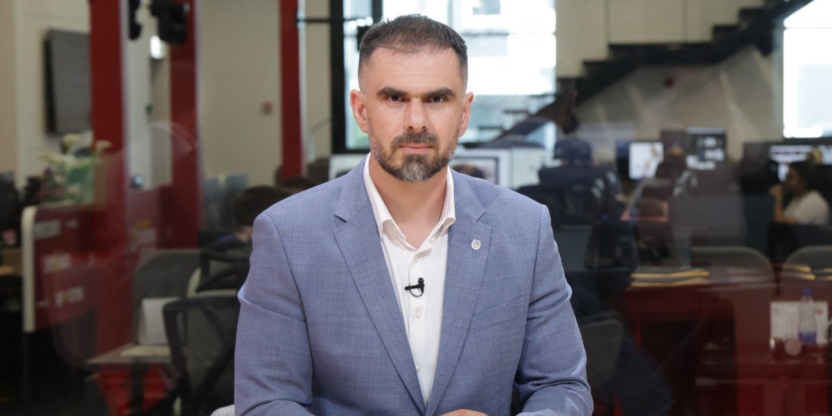 "Ne pristajem na uvrede, niti ću se povlačiti pred nasiljem": Gradonačelnik Novog Sada o dijalogu sa predstavnicima opozicije