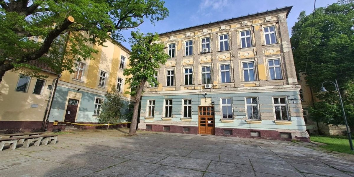 Zablistaće stara dama! Rekonstrukcija ove zgrade u Kikindi najveće  je ulaganje u prosveti ove godine (FOTO)