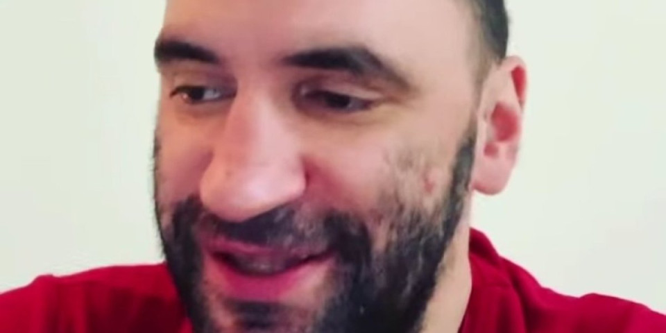 Upucan pozati pisac Andrija Terzić? Objavio na "Tik Toku" snimak iz bolnice! (VIDEO)