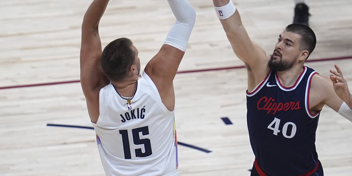 Jokić rame uz rame sa legendama! Samo Medžik i Lebron po ovom parametru ispred Srbina! (FOTO)