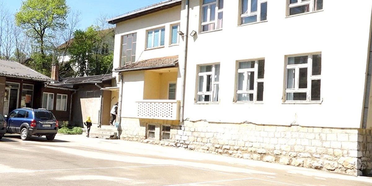 Banda lopova hara pribojskim selom! Ojadili i školu za milion i po dinara!