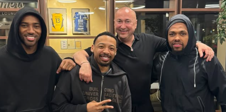 Familijoooo! Poznati pevač u društvu košarkaša Partizana