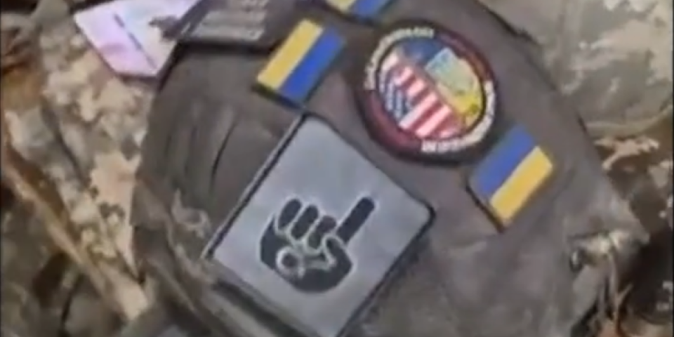 (VIDEO) Šokantne scene iz Kurska ostavile Ruse u čudu! Na šlemu Ukrajinca pronašli nešto neverovatno: Link je vodio do stranice...