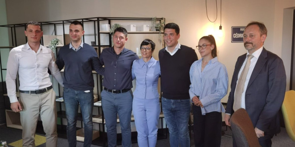 Kome više verujete? Opozicioni mediji pokušali da slažu građane, Marta Kos im začepila usta!