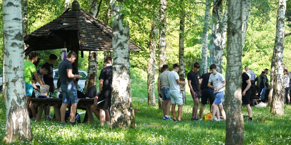 Košutnjak okupiran! Praznik rada slavi se "sve u šesnaest"! (FOTO)