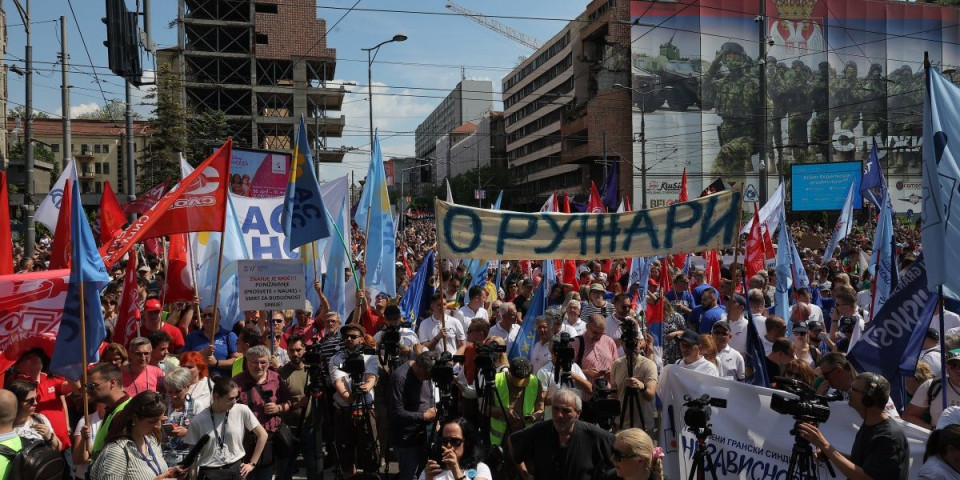 Propala mustra za revoluciju