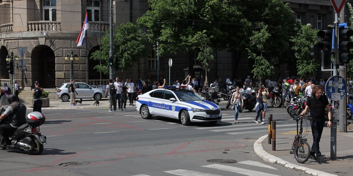 "Sviđa mi se što Hitna pomoć ne može da prođe": Dritanova blokaderka u ekstazi zbog haosa u Beogradu (FOTO/VIDEO)