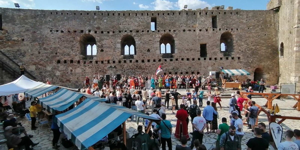 Neviđeno! Otvoren "vremenski portal" na smederevskoj tvrđavi! Počela bitka za grad! (VIDEO)