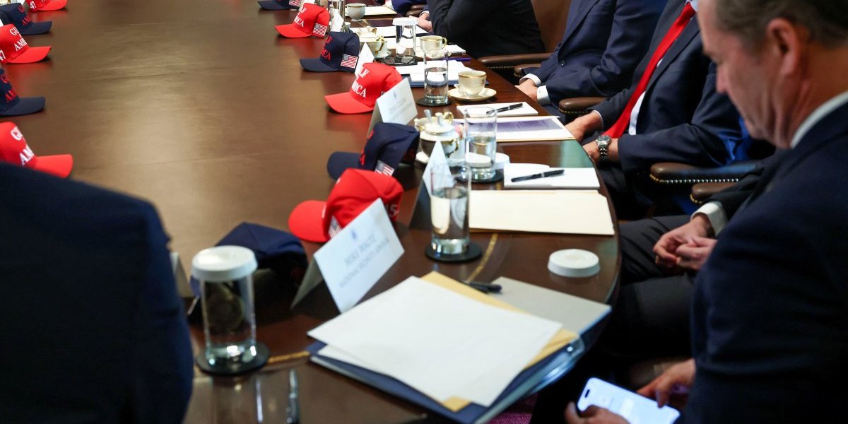 Šok istina! Ovo je razlog zašto je Trampov saradnik otpušten! Radio mu iza leđa?!