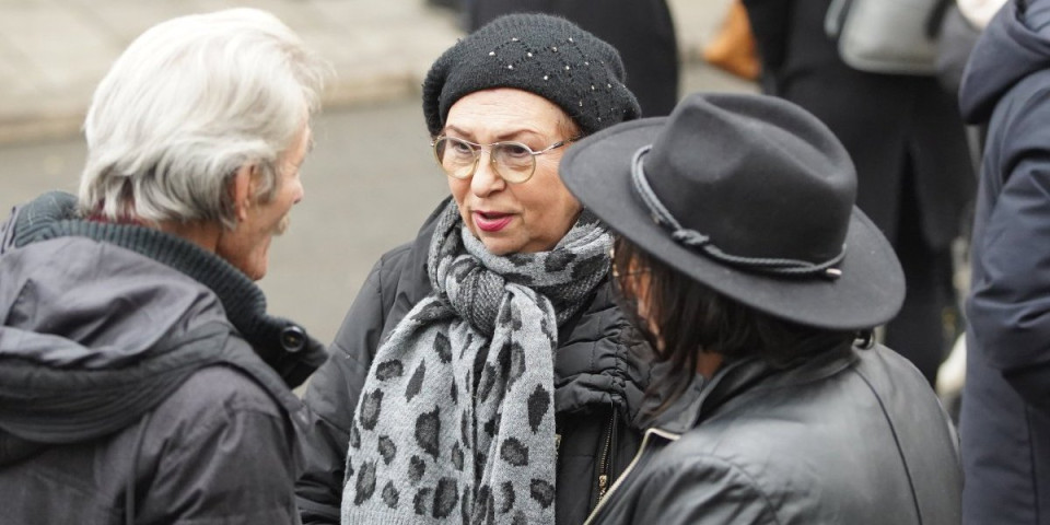 Naša glumica kupovala velike količine otrova! Opsedali su njenu kuću, a ovako je želela da ih se reši