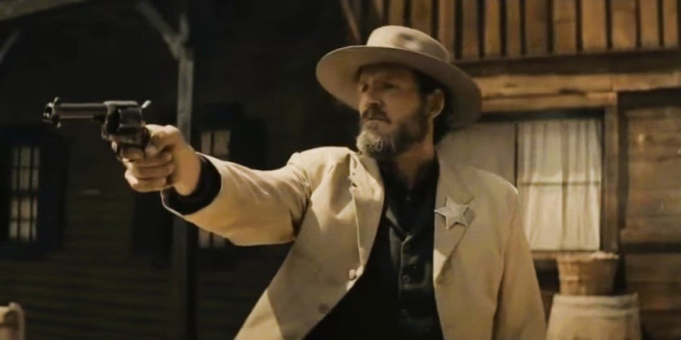 "Voleo bih da nikada nisam snimio taj prokleti film"! Premijera vesterna na čijem snimanju je Alek Boldvin ubio snimateljku (VIDEO)