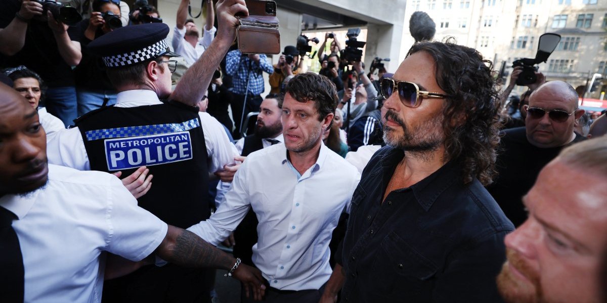 Glumcu završeno ročište povodom optužbi za silovanje: Odobrena mu je kaucija, evo šta dalje sledi