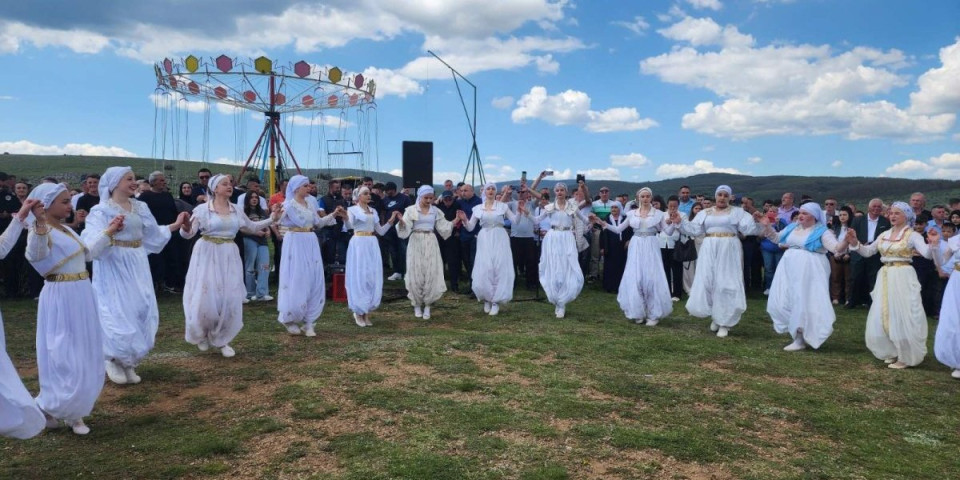 Da li je ovo pravo, svi se pitaju: Zbog ove mlade gore mreže