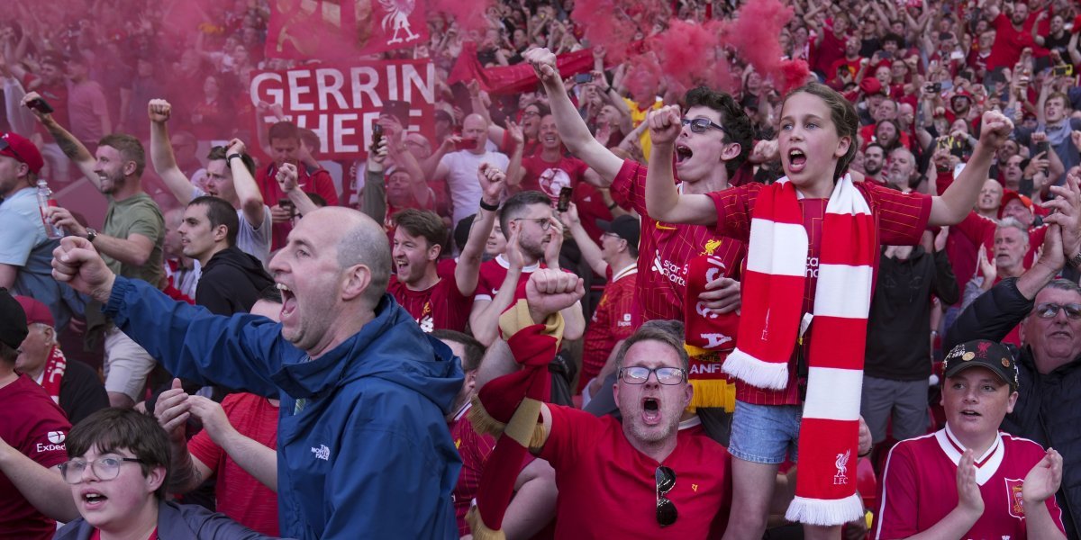 Podrhtavao "Enfild"! Navijači Liverpula izazvali zemljotres tokom slavlja!