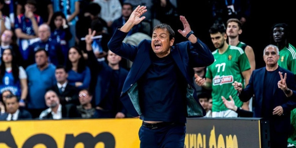 Ataman pravio haos u Istanbulu! Svađao se sa navijačima, pa napustio teren pre kraja meča (VIDEO)