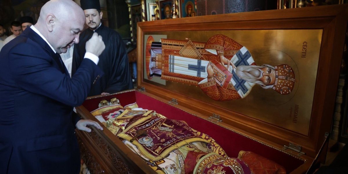 Ministar Popović u manastiru Lelić! Prisustvovao Svetoj Arhijerejskoj Liturgiji povodom praznika Svetog Nikolaja Žičkog