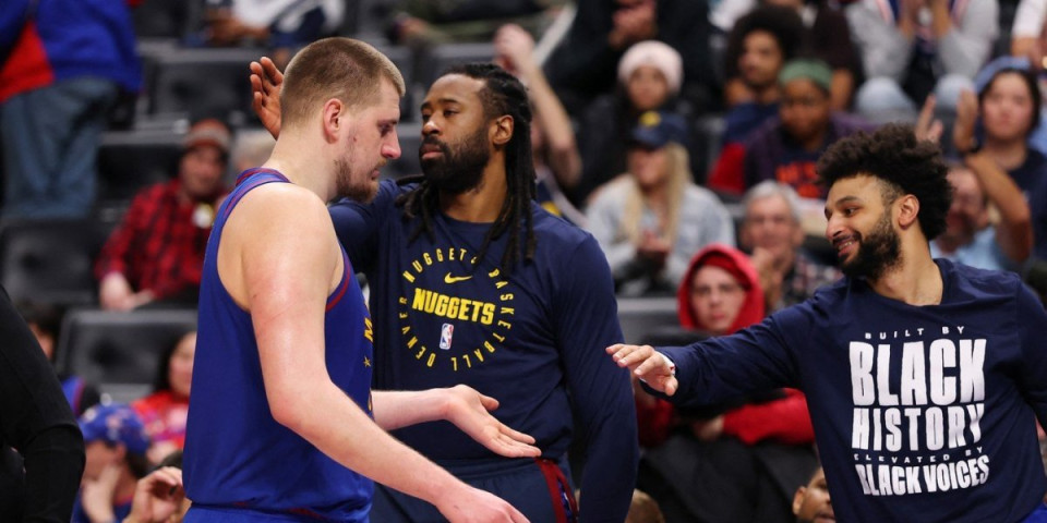 Amerikanac hoće da bude Srbin! Nikola, da li je to najružnija osoba koju si poljubio? Jokić dobio urnebesno pitanje