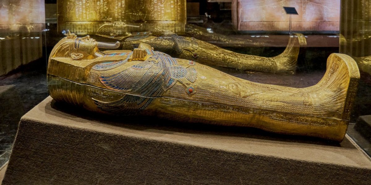 Otkud ovo ovde?! Arheolozi otvorili egipatski sarkofag i došli do šokantnog otkrića: Ni traga od mumije, ali...