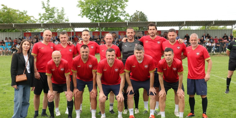 Tuga u Malom Orašju! Fudbalske legende igraju u čast žrtava masakra koji je potresao Srbiju! (FOTO/VIDEO)