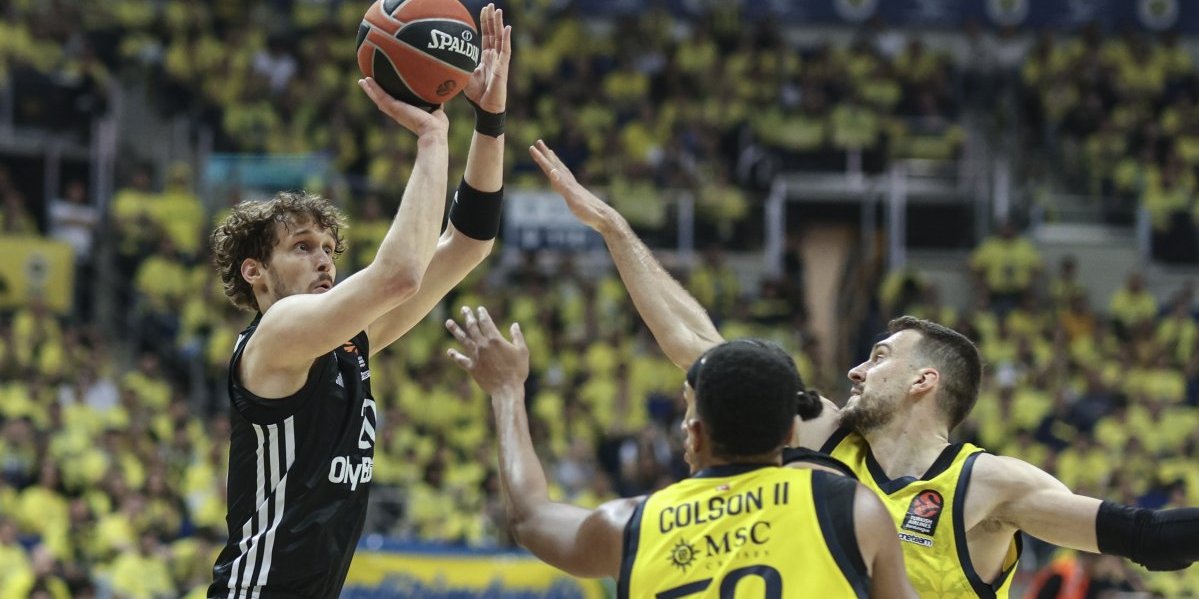 Turci već prave tim za narednu sezonu! Fener "ukrao" Parizu igrača i to za samo 1,1 milion evra