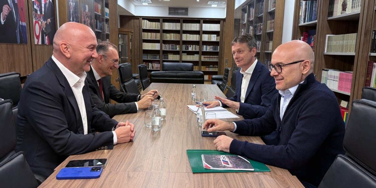 Sastanak Vučevića i Popovića: Predsednik Srbije Aleksandar Vučić je personifikacija slobodarske i jake Srbije!