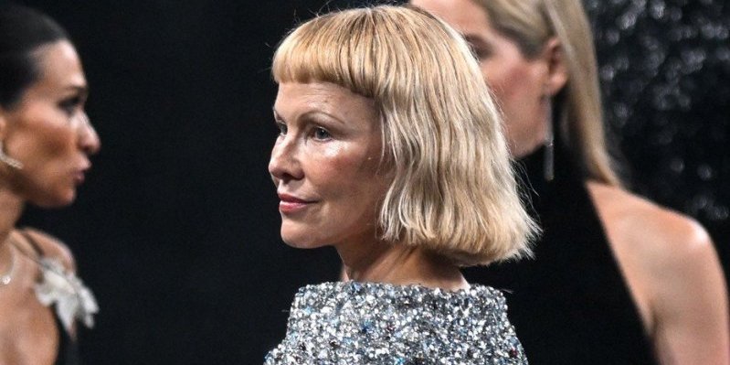Svi popadali kada su videli Pamelu Anderson! Ona je druga osoba - novo izdanje šokiralo svet, internet eksplodirao (FOTO)