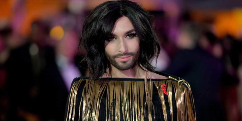 Muškarac sa bradom u haljini i štiklama zgrozio svet! Sada je postao pravi frajer, nećete verovati kako izgleda (FOTO)