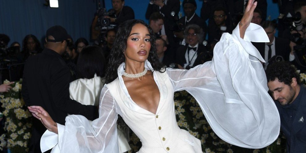 Najlepše izdanje Met Gale! Dubokim dekolteom pokorila Njujork - mreže se usijale od komentara (FOTO)