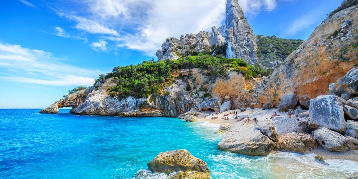 Najbolje plaže u 2025! Na prvom mestu je rajska obala u Italiji do koje nije lako doći (FOTO)