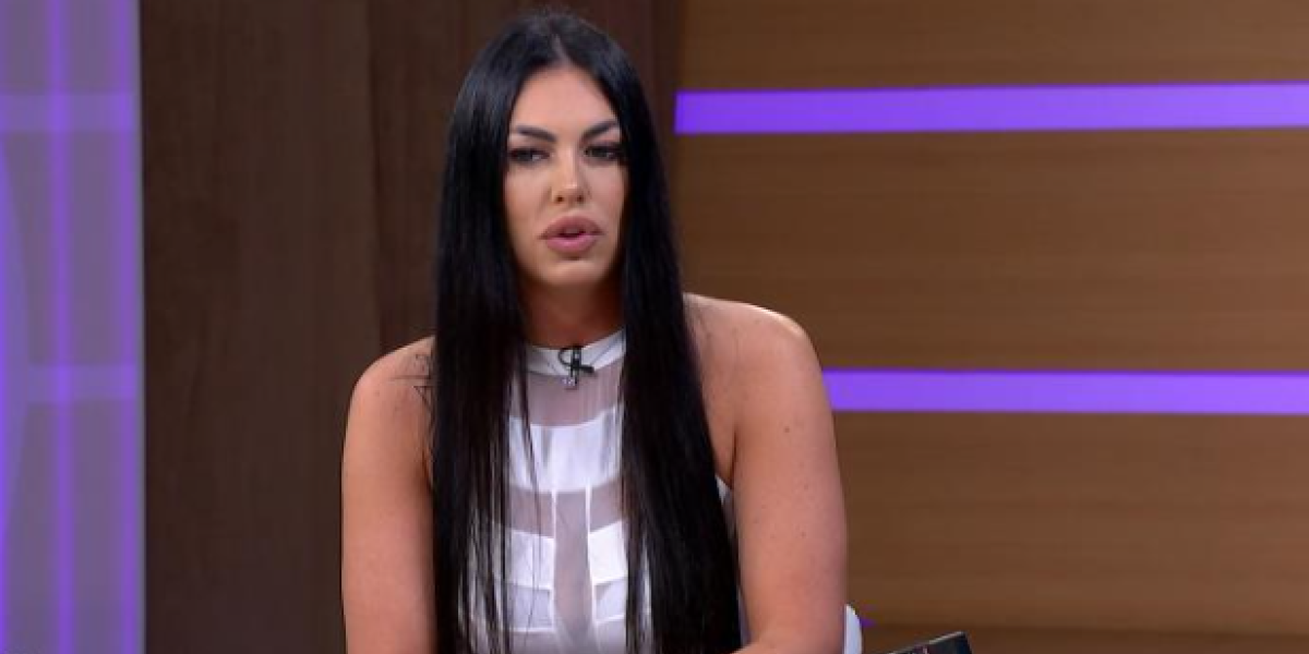 Pevačica šokirala transformacijom! Imala 120 kilograma pre operacije želuca, a evo koliko je izgubila!