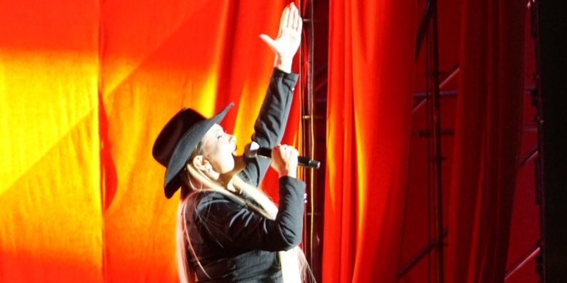 "Zašto ja ne bih našla mlađeg i boljeg!?" Karleuša progovorila o razvodu i brakovima na estradi