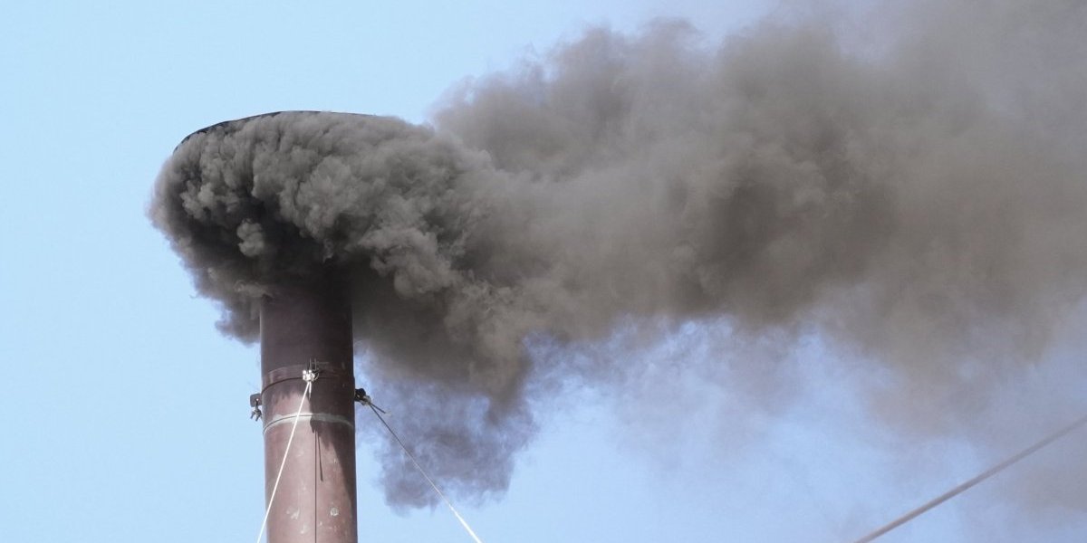 Šta se ovo dešava u Vatikanu?! Opet se pojavio crni dim, opasno je zapelo...