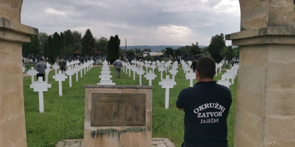 Dobrim delom okajali grehe! Osuđenici iz Okružnog zatvora i ove godine uradili akciju na zadovoljstvo Opštine i građana Zaječara (FOTO)