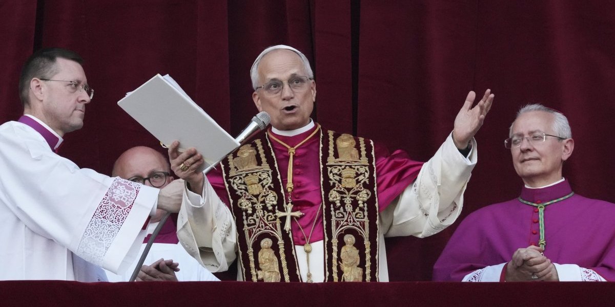 Prvo obraćanje novog pape! Obratio se vernicima na ova dva jezika!