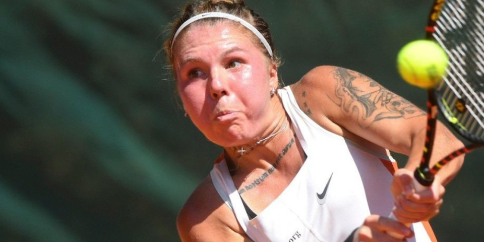 Skandal u belom sportu! Teniserka kažnjena oduzimanjem poena, jer joj je tata bio na ratištu!