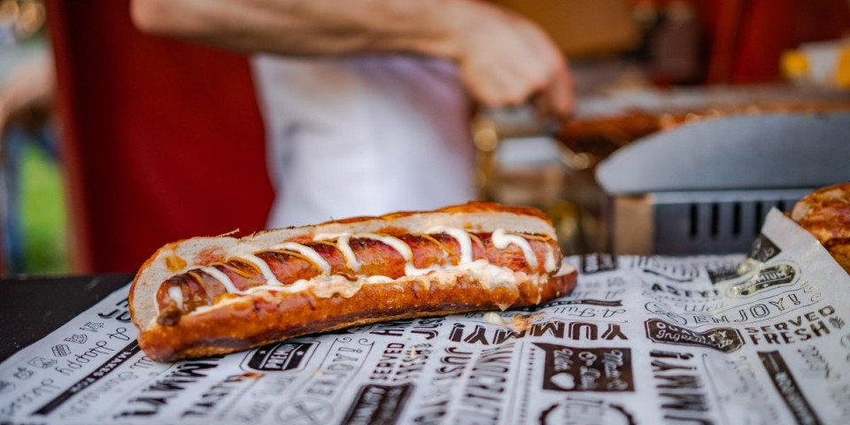 Danas počinje Street food festival u Tašmajdanskom parku! Tri dana gastronomskog užitka uz sjajnu zabavu u srcu najlepšeg beogradskog parka