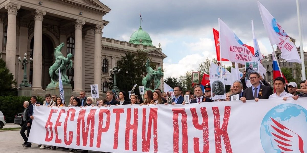 (FOTO/VIDEO) Studenti koji žele da uče položili vence: Obeležili Dan pobede nad fašizmom!