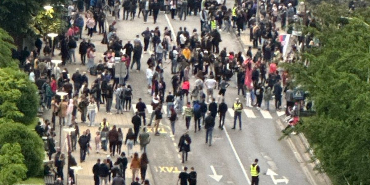 Bolesnije ne može! Blokaderi hoće da okreću prase pred studentima koji štrajkuju glađu!