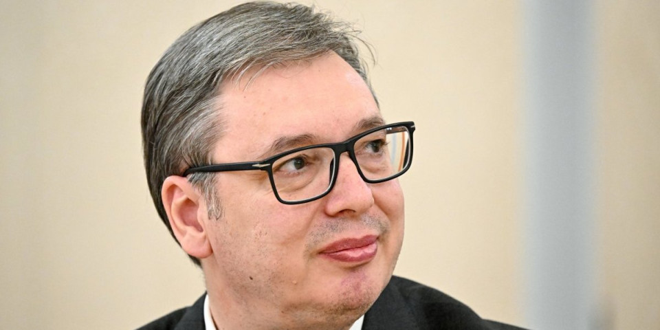 "Veliki praznik koji nas podseća na snagu jedinstva i odgovornost koju imamo": Vučić čestitao Dan državnosti - Sretenje