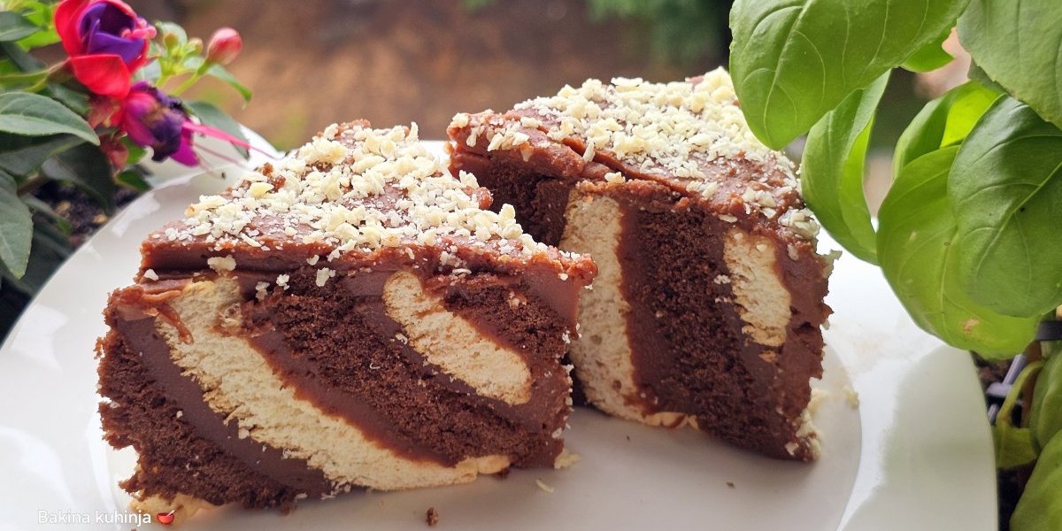 Čokoladna torta sa ukusom vanile - Poslastica koja je gotova za 15 minuta (VIDEO)